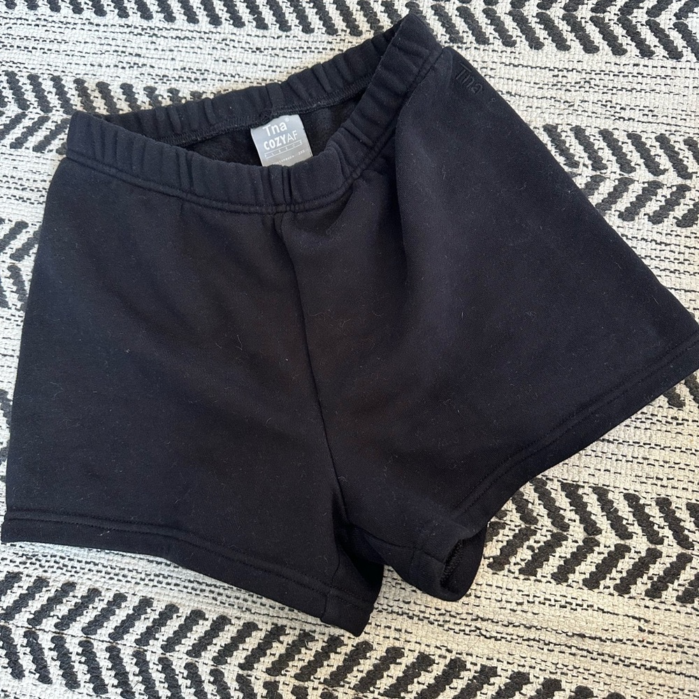 Aritzia TNA COZYAF short